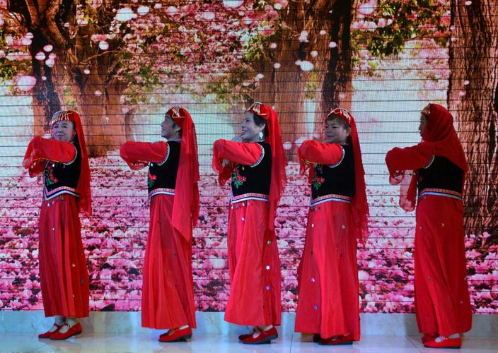 原創(chuàng)美篇(一)云南中老年文化藝術(shù)交流協(xié)會開遠(yuǎn)辦事處聯(lián)誼會活動2018.